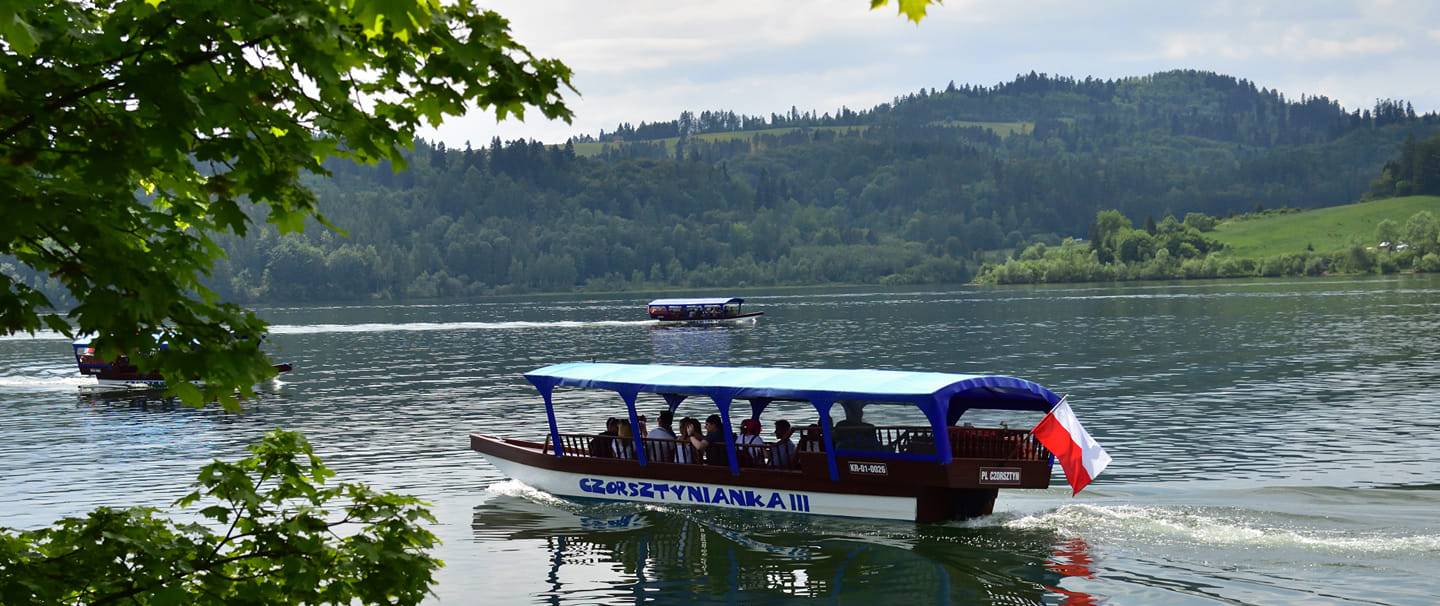 CZORSZTYNIANKA gondoliristeilyt Czersztyn-järvellä majoitus JĘDRUŚ Puola Pieniny